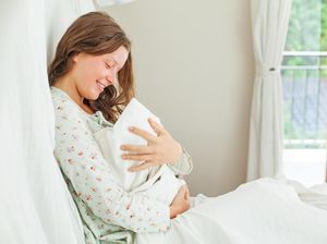 4 Golden Hour Setelah Melahirkan, Jangan Sampai Bunda Lewatkan