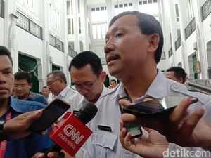 Sekda Jabar Siap Dihadirkan Dipersidangan Kasus Suap Meikarta Sekda Jabar Siap Dihadirkan Dipersidangan Kasus Suap Meikarta
