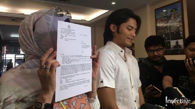 Angel Lelga melaporkan Vicky Prasetyo