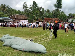 Millennial Road Safety Festival di Malang Diramaikan Terjun Payung