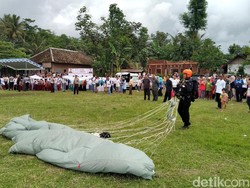 Millennial Road Safety Festival di Malang Diramaikan Terjun Payung