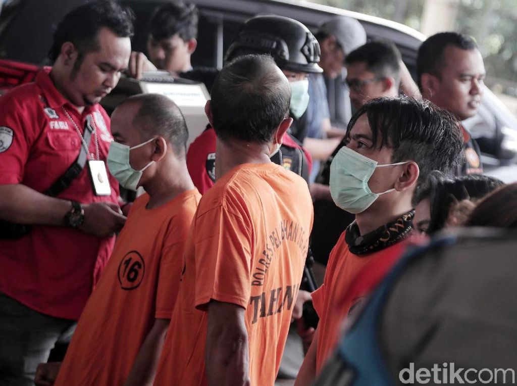 Pengacara Sebut Aris Idol Dijebak Teman Wanitanya soal Narkoba Pengacara Sebut Aris Idol Dijebak Teman Wanitanya soal Narkoba