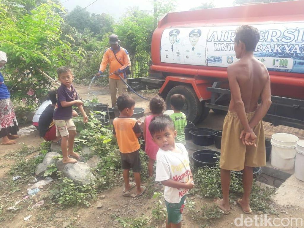 Musim Hujan, Warga 4 Dusun di Situbondo Masih Kekurangan Air Bersih Musim Hujan, Warga 4 Dusun di Situbondo Masih Kekurangan Air Bersih