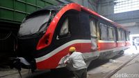 Melihat Proses Pembuatan LRT Jabodebek di Markas INKA (2)