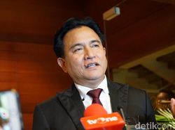 Yusril Pastikan Chat WhatsApp dengan Habib Rizieq Asli
