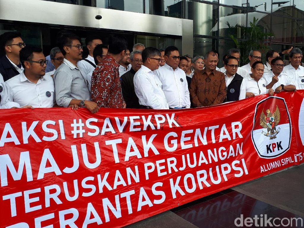 Ketua KPK Dapat Suntikan Dukungan Lawan Teror dari Almamater Ketua KPK Dapat Suntikan Dukungan Lawan Teror dari Almamater