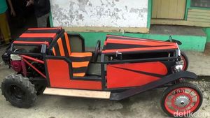 Mobil Antik dari Bahan Bekas