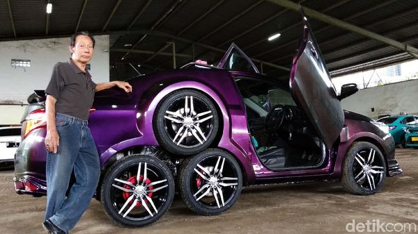 Nyeleneh, Mobil Roda 8 dari Bandung