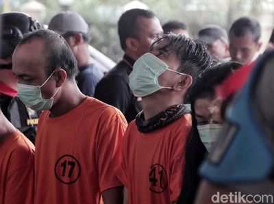 Rasa Penyesalan Aris Idol Setelah Berbaju Tahanan