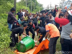 Kondisi Mayat Dalam Tong Membusuk dan Berbelatung