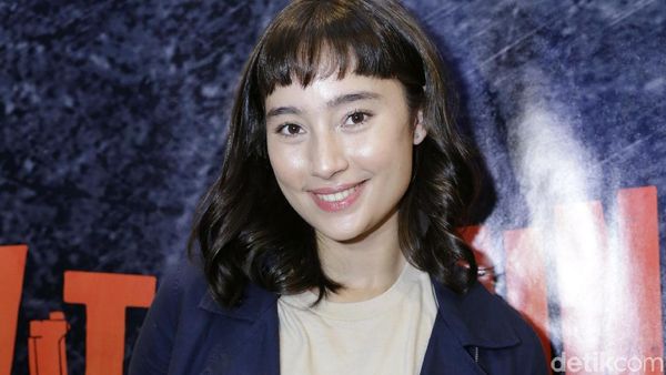 Tatjana Saphira Jadi Penyanyi Centil dan Genit  di Hit n Run