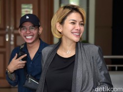 Uya Kuya Dukung Nikita Mirzani dengan Vicky Nitinegoro