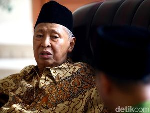 Hamzah Haz Meninggal Usai Terjatuh Saat Hendak Salat Duha di Rumah Hamzah Haz Meninggal Usai Terjatuh Saat Hendak Salat Duha di Rumah