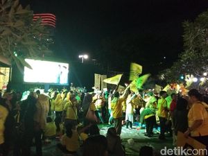 Video Keseruan Goyang Jempol Jokowi Gaspol ala Relawan Gojo Video Keseruan Goyang Jempol Jokowi Gaspol ala Relawan Gojo