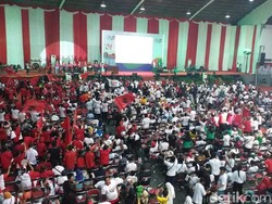 Pendukung Jokowi dan TKD Jatim Padati Nobar Debat Capres