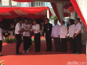 Mendagri hingga Menkum HAM Hadiri Rekam Cetak e-KTP di Lapas Cipinang Mendagri hingga Menkum HAM Hadiri Rekam Cetak e-KTP di Lapas Cipinang