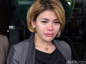 Tangis Nikita Mirzani Jalani Sidang Cerai, Ivan Gunawan Jalani Tes Urine Tangis Nikita Mirzani Jalani Sidang Cerai, Ivan Gunawan Jalani Tes Urine