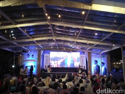 Sekjen Parpol Koalisi Jokowi Nobar Debat Capres di Rumah Aspirasi