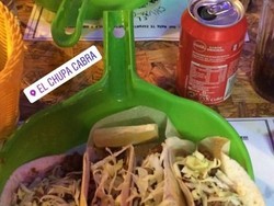 Cheese Ball dalam Sneaker hingga Taco di Pengki, Ini 6 Penyajian Makanan Super Aneh