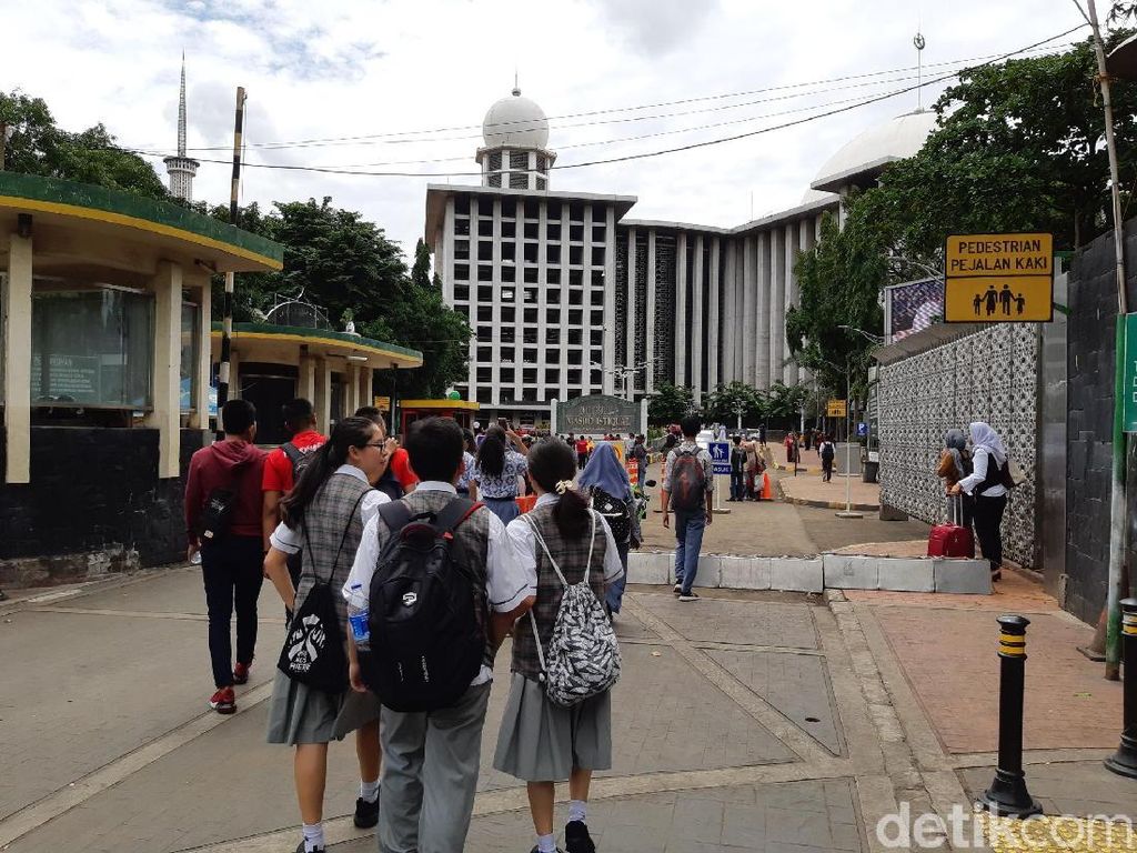 Belajar Toleransi dan Cinta Indonesia Lewat Wisata Bhinneka Belajar Toleransi dan Cinta Indonesia Lewat Wisata Bhinneka