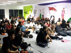 Relawan Jokowi-Maruf Amin Gelar Nobar Debat Capres di Bandung