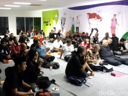 Relawan Jokowi-Maruf Amin Gelar Nobar Debat Capres di Bandung