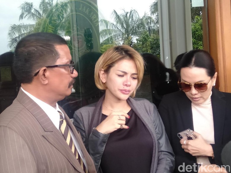 Nikita Mirzani Siap Hadapi Dipo dikala Mediasi