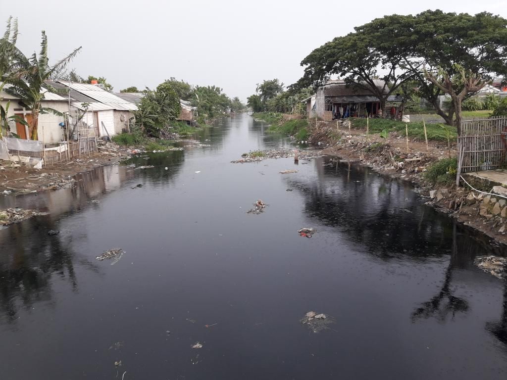 Penampakan Terkini Kali Pisang Batu yang Sempat Dipenuhi Sampah Penampakan Terkini Kali Pisang Batu yang Sempat Dipenuhi Sampah