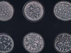 Sedang Sedih atau Bahagia? Ini Indahnya Air Mata di Bawah Mikroskop