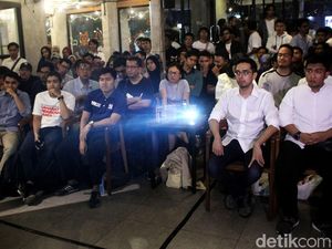 Bikin Hati Adem, Momen Pendukung Kedua Paslon Nobar Debat Capres