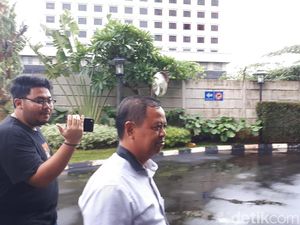 Anggota DPRD Bekasi Bungkam Usai Diperiksa KPK Terkait Meikarta