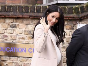 Meghan Markle Pakai Baju Hamil dari H&M, Harganya di Bawah Rp 500 Ribu