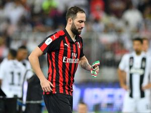 Chelsea Pinjam Higuain