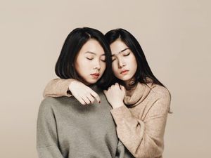 Beda Rasa Musik Isyana Sarasvati dengan Rara Sekar