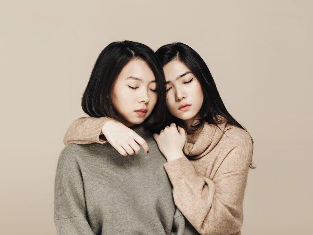 Isyana Sarasvati dan Rara Sekar Luruh dalam Lagu Nelangsa Minimalis Isyana Sarasvati dan Rara Sekar Luruh dalam Lagu Nelangsa Minimalis