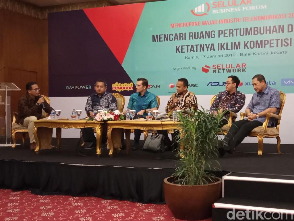 Orang Indonesia Tetap Lebih Suka Beli Ponsel di Toko Offline Orang Indonesia Tetap Lebih Suka Beli Ponsel di Toko Offline