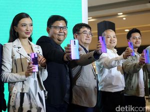 Gemerlap Penjualan Perdana Oppo R17 Gemerlap Penjualan Perdana Oppo R17
