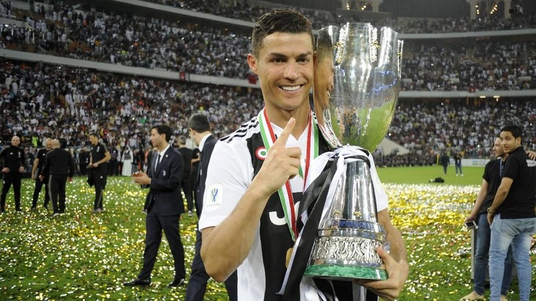 Ronaldo Tambah Koleksi Trofi: 26 Gelar dari 4 Negara