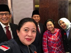 Megawati Foto Bareng Prabowo di Arena Debat Capres 2019