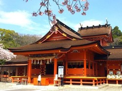 Ngawur! Turis Berhubungan Seks di Halaman Kuil Jepang