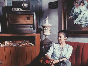 Pemain Film Kafir, Nadya Arina Ternyata Hobi Ngeteh dan Makan Steak Pemain Film Kafir, Nadya Arina Ternyata Hobi Ngeteh dan Makan Steak