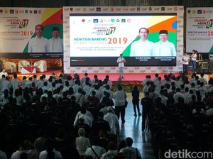 Relawan Jokowi di Bali Nobar Debat di GOR Canggu
