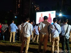 Nobar di Lapangan Bidakara, Para Pendukung Ke-2 Paslon Anteng