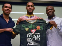 Pria asal Prancis yang sebelumnya bermain di Persela Lamongan ini bakal menjadi anak asuh Rahmad Darmawan selama satu musim ke depan dan pemain dengan posisi striker ini menjadi pemain asing pertama yang direkrut tim PS Tira untuk Liga 1 musim 2019.