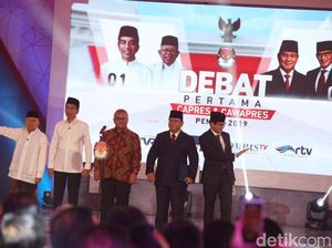 SMRC: Elektabilitas Jokowi-Maruf 57,6% Vs Prabowo-Sandiaga 31,8% SMRC: Elektabilitas Jokowi-Maruf 57,6% Vs Prabowo-Sandiaga 31,8%