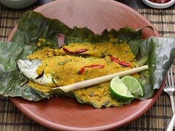 Daripada Digoreng, Pepes Ayam dan Ikan Lebih Rendah Kalori