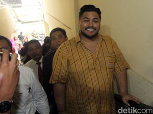 Tak Hadiri Pemakaman Asisten, Ivan Gunawan Lebih Banyak Diam Tak Hadiri Pemakaman Asisten, Ivan Gunawan Lebih Banyak Diam