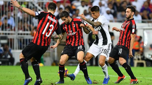 Man City dan Man United Bersaing Dapatkan Cancelo