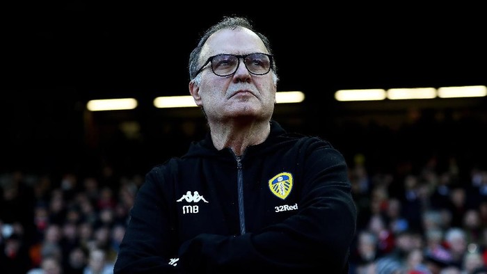 NOTTINGHAM, ENGLAND - JANUARY 01: Marcelo Bielsa, manager of Leeds United looks on during the Sky Bet Championship match between Nottingham Forest and Leeds United at City Ground on January 01, 2019 in Nottingham, England. (Photo by Matthew Lewis/Getty Images)