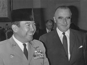 5 Ciri-ciri Demokrasi Terpimpin di Indonesia Pada Tahun 1959 hingga 1966 5 Ciri-ciri Demokrasi Terpimpin di Indonesia Pada Tahun 1959 hingga 1966